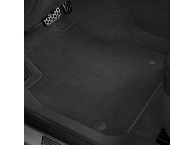 GM 23271399 First-and Second-Row Carpeted Floor Mats in Dark Atmosphere