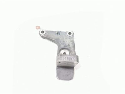 GM 15876977 Front Mount Bracket