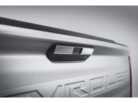 OEM Chevrolet Silverado 1500 Tailgate Handle in Chrome with Rearview Mono HD Digital Camera - 84123316