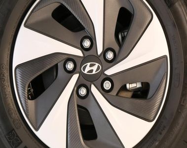 Hyundai G2F41-AU000 Wheel Locks, Light Weight Lock (15'' & 16'' wheels)