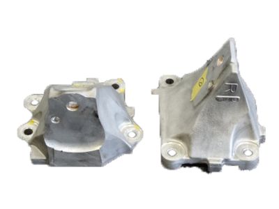 Honda 50824-S2A-000 Bracket, R. FR. Engine Mounting