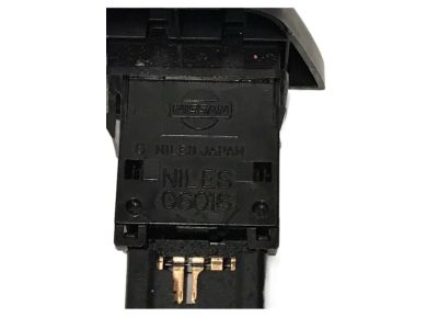 Infiniti 25290-0W000 Switch Assy-Hazard