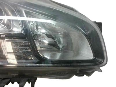 Nissan 26010-ZY80A Passenger Side Headlight Assembly