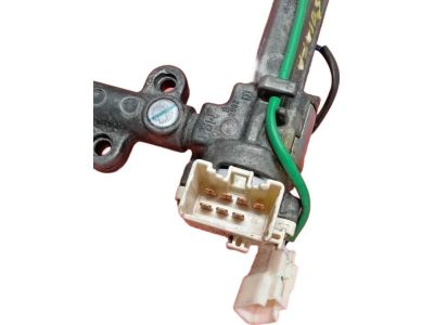 Toyota 69057-AA010 Cylinder & Keys