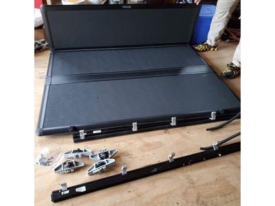 Toyota PU100-3415S-01 TONNEAU Cover