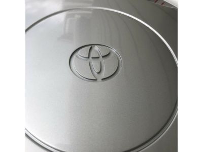 Toyota 42621-AE010 Wheel Cover