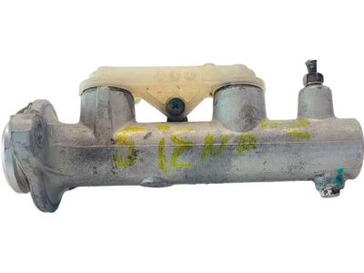 Toyota 47201-08030 Master Cylinder