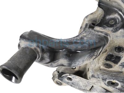 Toyota 51201-02221 Crossmember