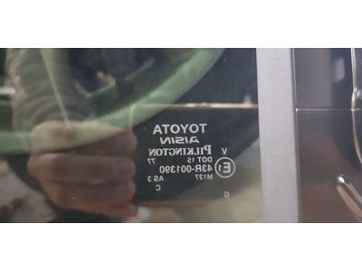 Toyota 63201-0E150 Sunroof Glass