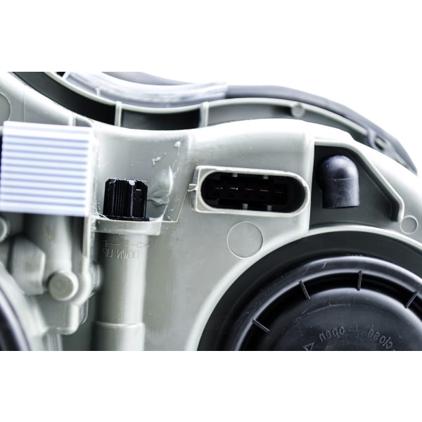 Hella Headlamp Bi-Xen - Driver Side Clk 007988551