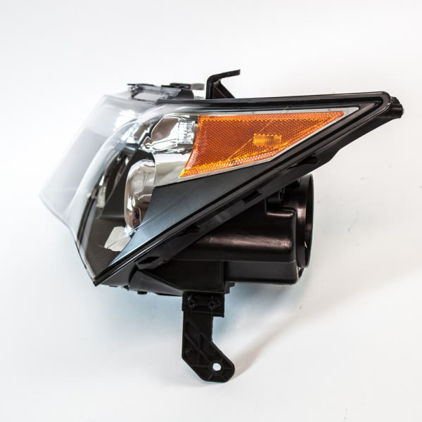 TYC Driver Side Replacement Headlight 20-6846-01-1