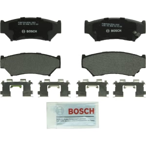 Bosch QuietCast™ Premium Organic Front Disc Brake Pads for 2000 Chevrolet Tracker - BP556