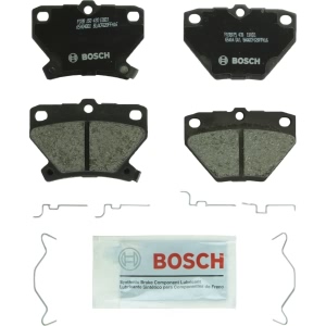 Bosch QuietCast™ Premium Organic Rear Disc Brake Pads for 2004 Pontiac Vibe - BP823